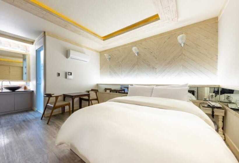 모텔 Daejeon Yongjeon Bobos