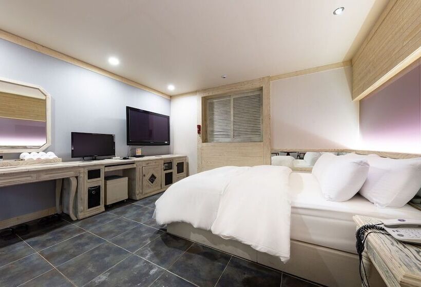 모텔 Daejeon Yongjeon Bobos