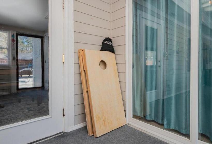 Barbee Beach House By Oak Island Accommodations