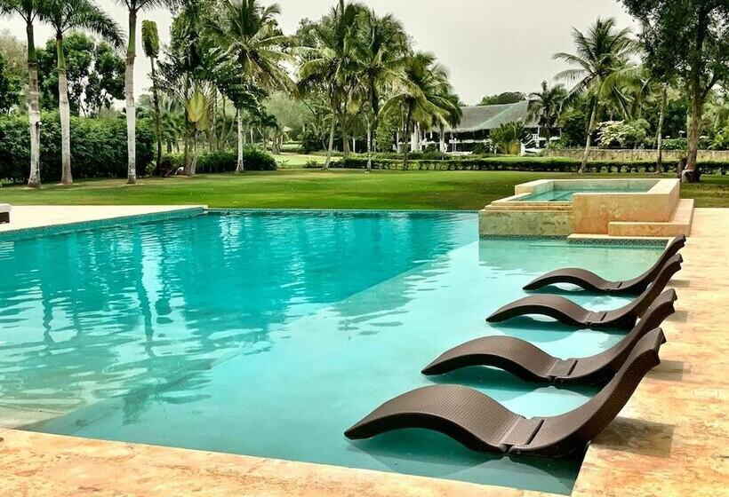 Srvittinivillas Brroe 27/  Resorts Villas/ Espacius   Modern Great