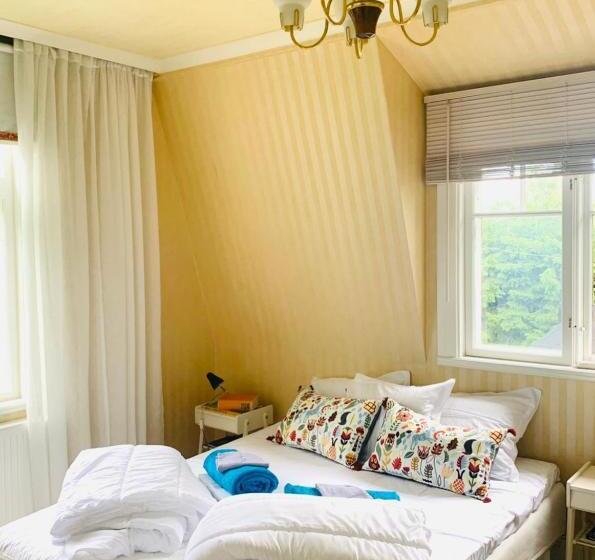 تختخواب و صبحانه Hemma Hos Jeanette & Micke På Peresgården