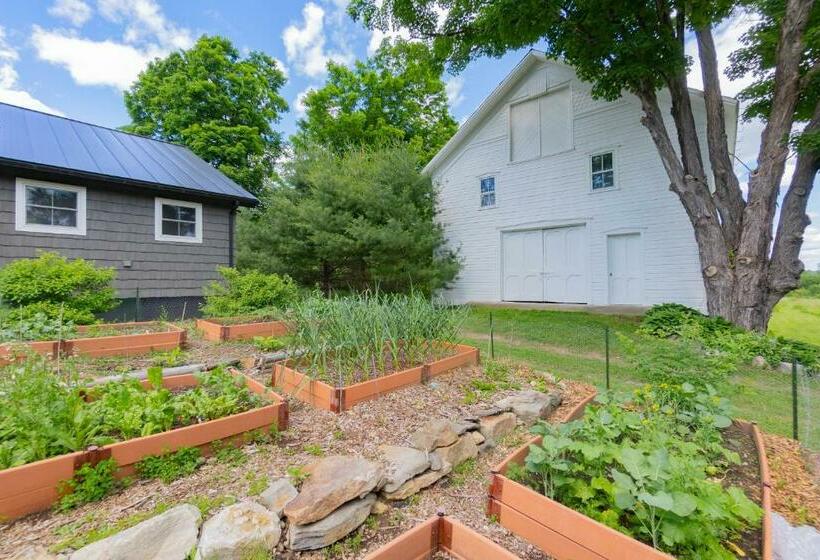 Saratoga Farmstead B&b