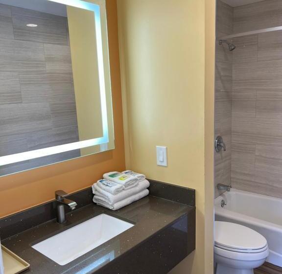 בית מלון כפרי Walnut Inn & Suites West Covina