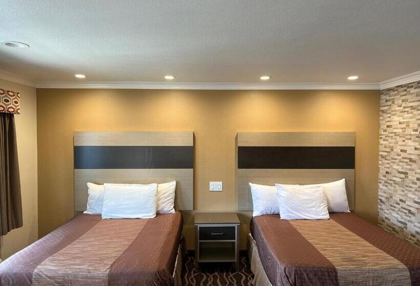 בית מלון כפרי Walnut Inn & Suites West Covina