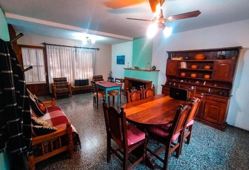 بنسيون Hostel De La Tana