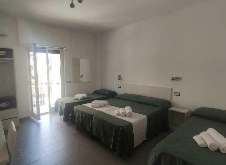 Пансион Ninfea Tropea City Rooms