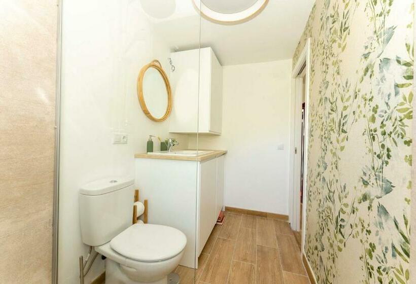 Apartamento De Dos Dormitorios En Casco Histórico