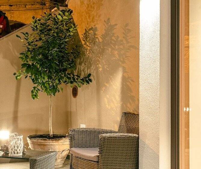 تختخواب و صبحانه De Gulia Charme And Relax