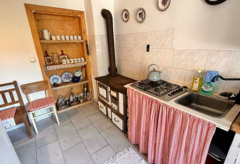 Chaloupka Na Zelnicách