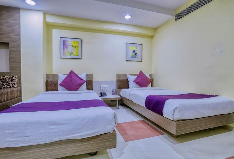 Hotel Amrit Residency