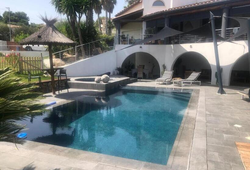 مبيت وإفطار Les Lofts De Bouzigues