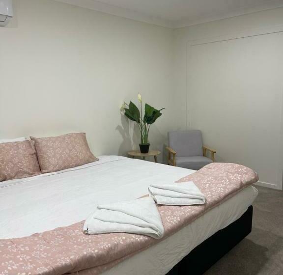 Отель Esk Mountain View Lodge