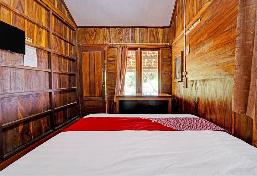 ホテル Oyo 91201 Larasati Homestay Pantai Klayar