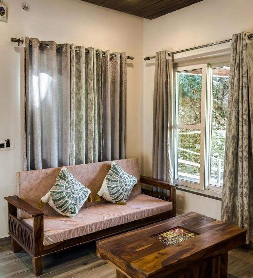 호텔 The Frostwood Resort