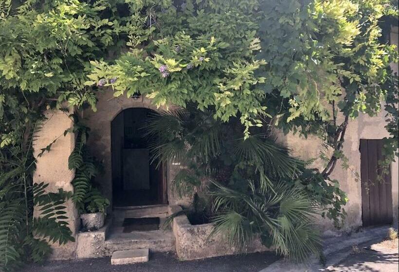 بنسيون Villa Verde   Gîte   Possibilité Table D Hôte