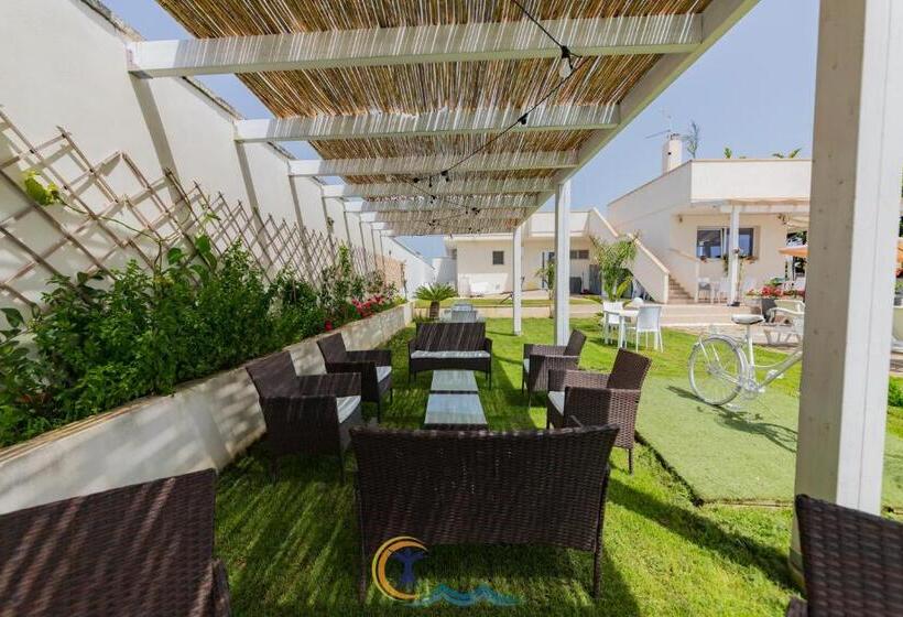 تختخواب و صبحانه Resort Leonardo  Room, Pool & Restaurant