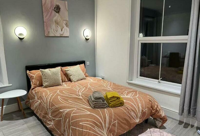 Bed and Breakfast Welsh Homestay