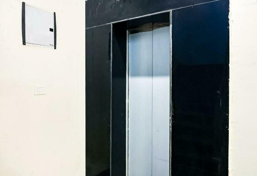 Отель Capital O 89300 Vansh International