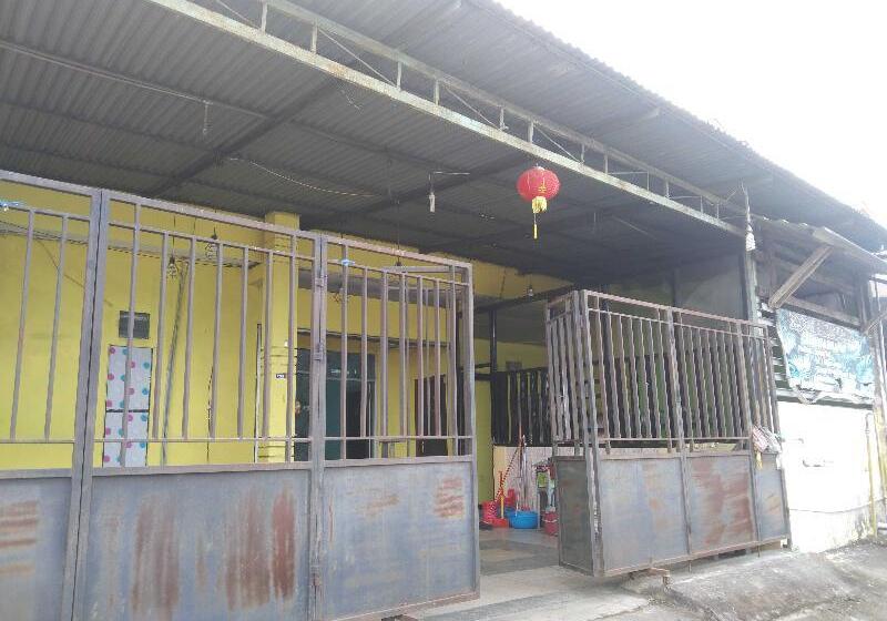 Отель Express O 91281 Guest House Indah Jaya