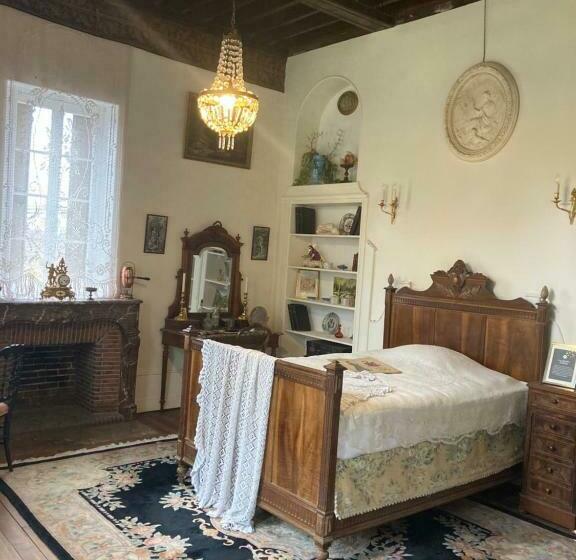 تختخواب و صبحانه Château De Swann