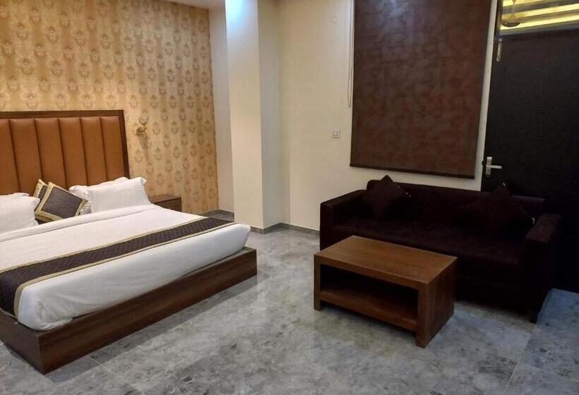 فندق Immortal Inn