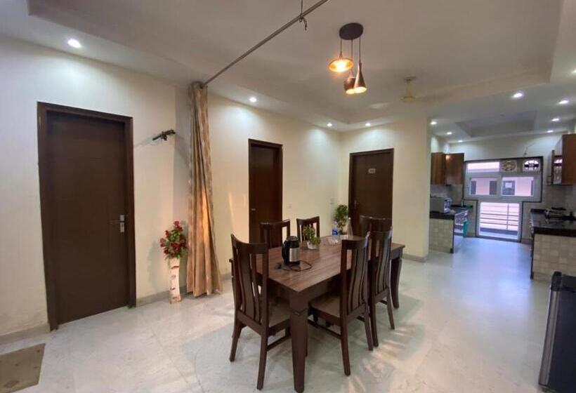 فندق Mahak Guest House By Wb Inn