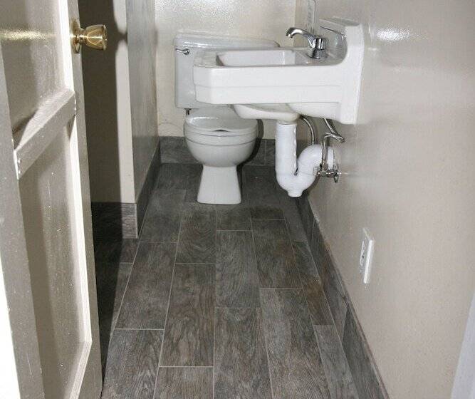 The New Star Motel   1950s Extended Stay Lodging And Retreat Center