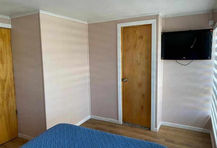 مبيت وإفطار World S End Hostal