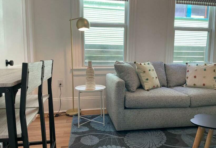 Chic & Fresh 1br Apt 2 Blocks From 5 Pts