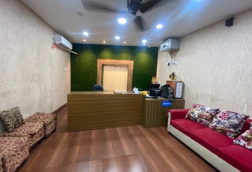 ホテル Goroomgo Vhyom Sky Palace Near Sakherbazar Metro Station Kolkata