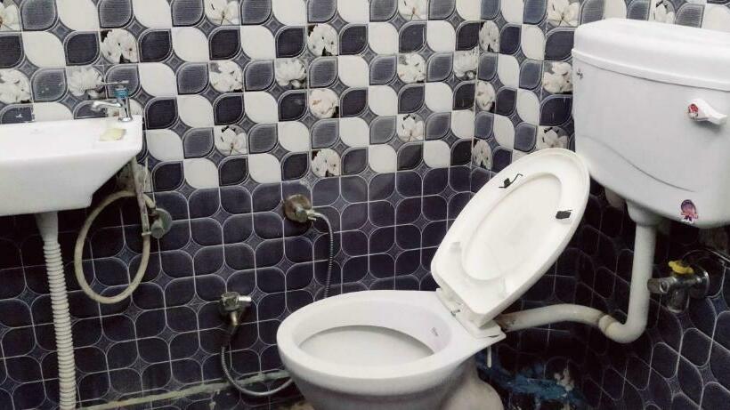 Отель Oyo 93311 Relax Inn Residency