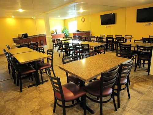 فندق Aloha Inn & Suites