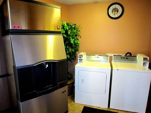 فندق Aloha Inn & Suites