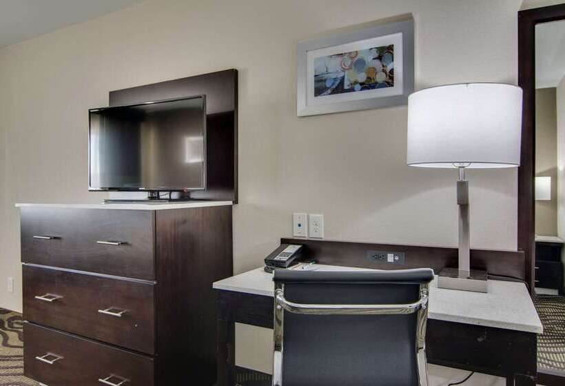 فندق Quality Inn & Suites Athens University Area