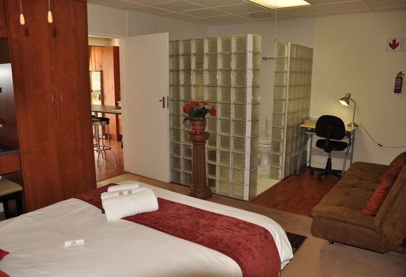 پانسیون Crane's Nest Guest House & Spa @ 313