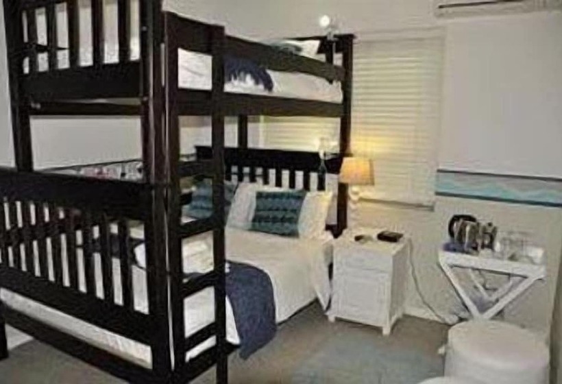 پانسیون Crane's Nest Guest House & Spa @ 313