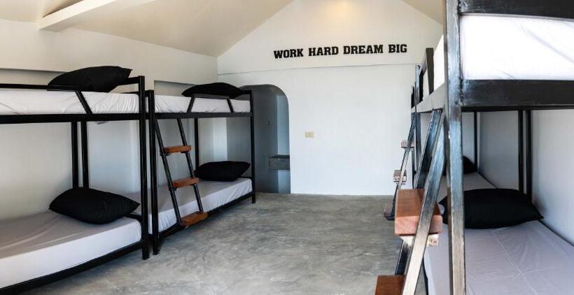 旅馆 The Pod Mabini