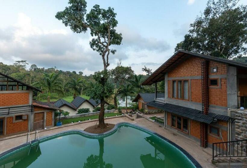 住宿加早餐 Lily, Scenic 1 Br Cottage With Pool By Roamhome