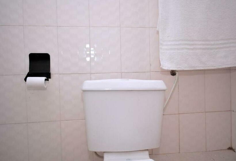 Golden One Bedroom Serviced Apartment With Free Wifi