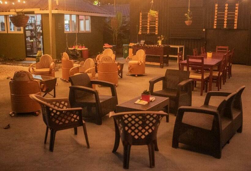 펜션 Nirimo Hostel And Studios