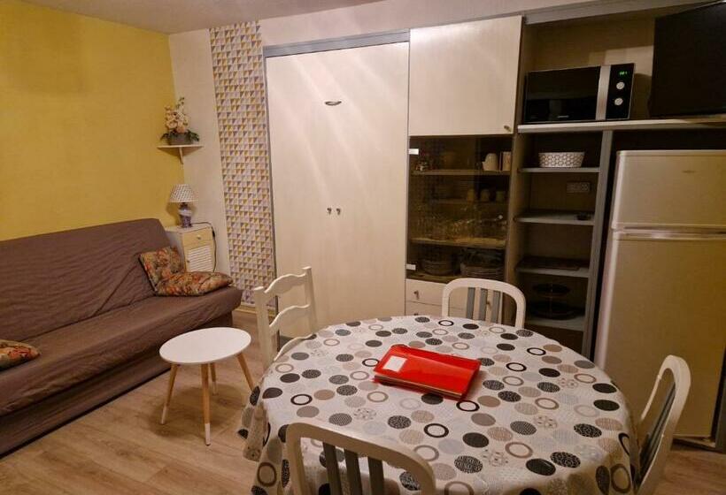 Charmant F2 Au 2ème étage Sans Ascenseur Avec Balcon Mont Dore Fr 1 415 137
