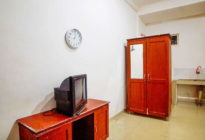هتل Oyo 91647 Sanina Residence