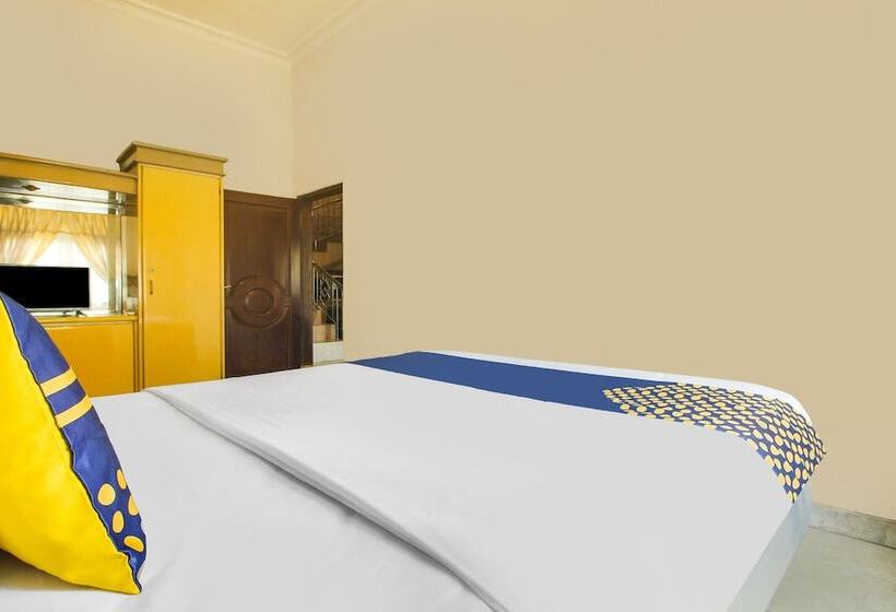 هتل Spot On 91620 Skypiea Guest House