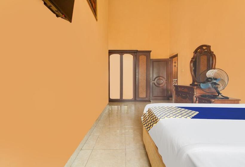 هتل Spot On 91620 Skypiea Guest House