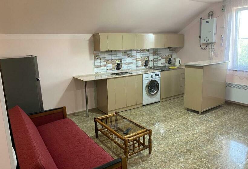 هاستل Home Sweet Home