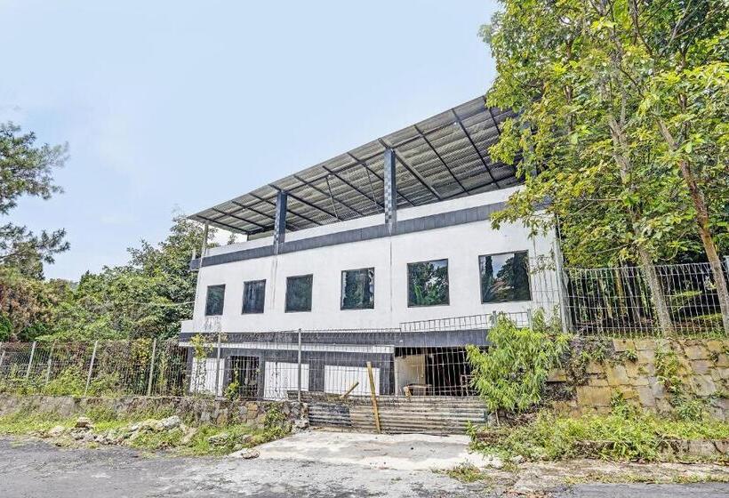 Отель Oyo 91612 Syariah Villa A1