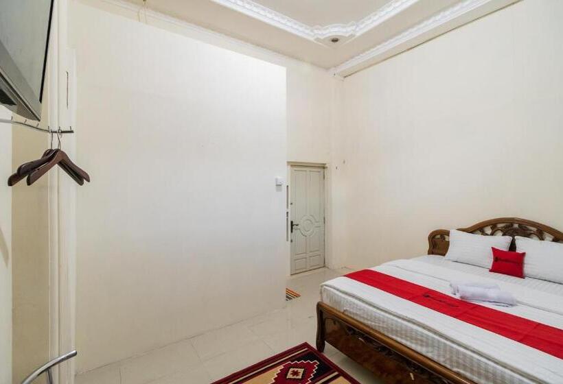 هتل Reddoorz Syariah Near Pasar Aur Kuning
