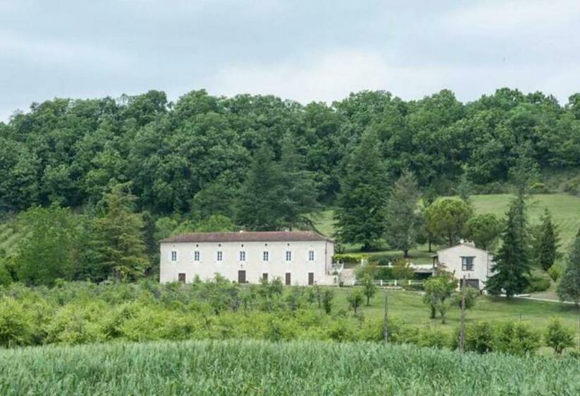 تختخواب و صبحانه Domaine Lapèze