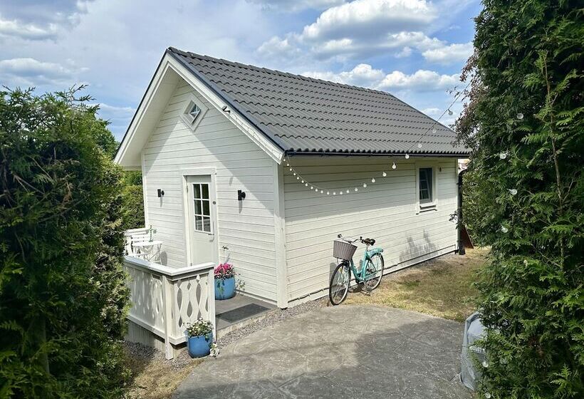 민박 Pensionat Prinshöjden   Home