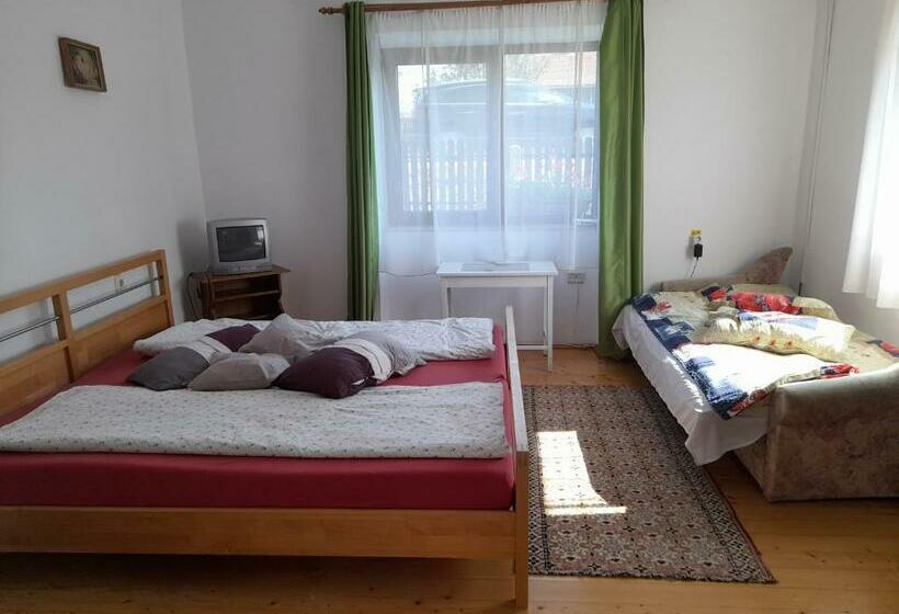 Casa Teonia